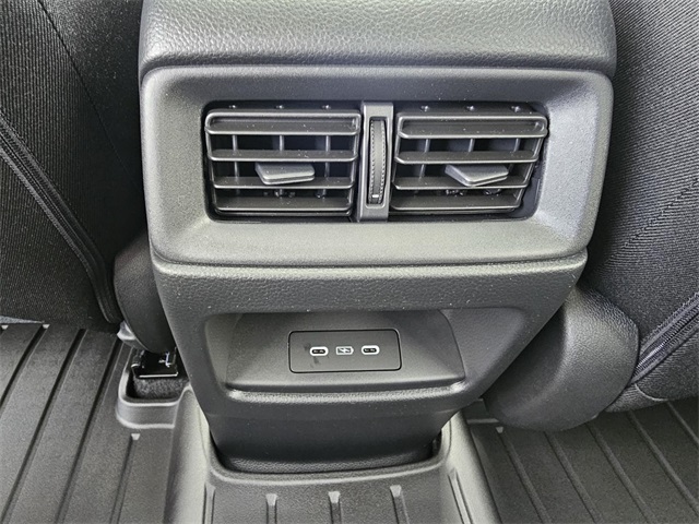Vehicle image 9 of 22