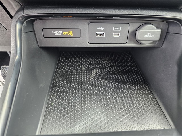 Vehicle image 19 of 22