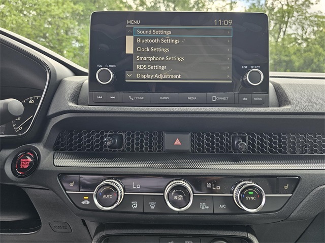 Vehicle image 16 of 22
