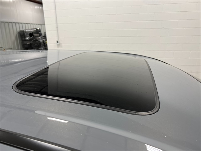 Vehicle image 12 of 34