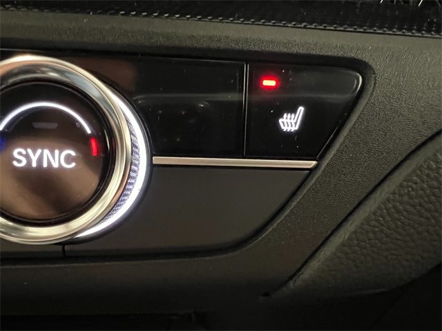 Vehicle image 27 of 34