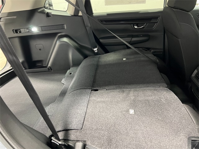 Vehicle image 32 of 34