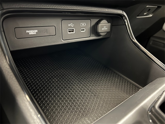 Vehicle image 18 of 34