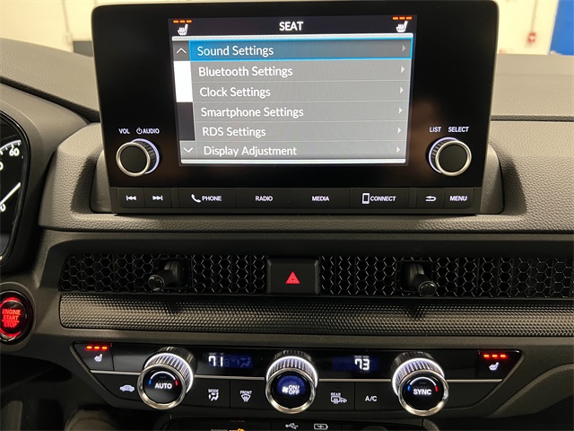 Vehicle image 25 of 34