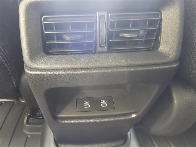 Vehicle image 10 of 22