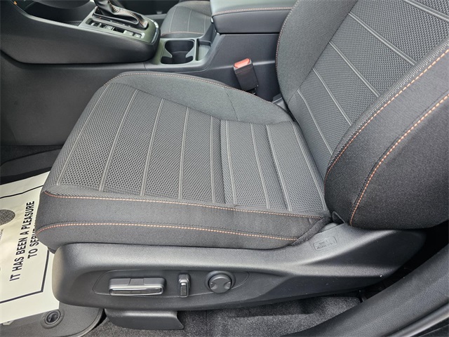 Vehicle image 14 of 22