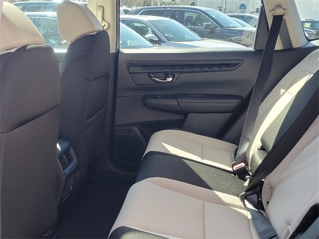 Vehicle image 7 of 16