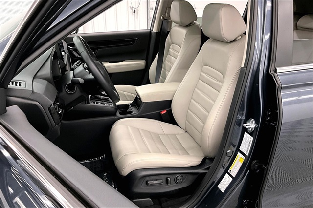 Vehicle image 20 of 42