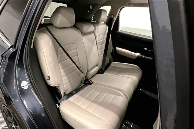 Vehicle image 22 of 42