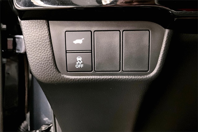 Vehicle image 33 of 42