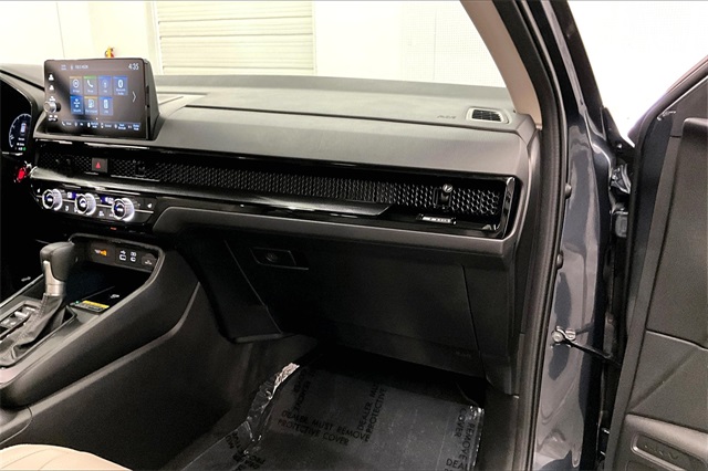 Vehicle image 15 of 42