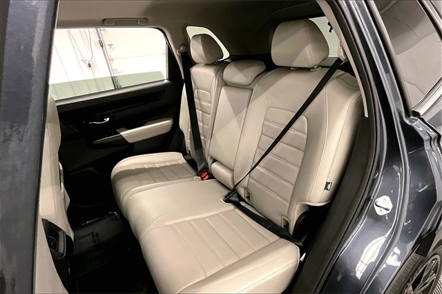 Vehicle image 21 of 42