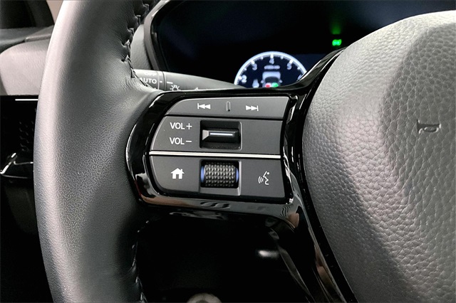 Vehicle image 23 of 42