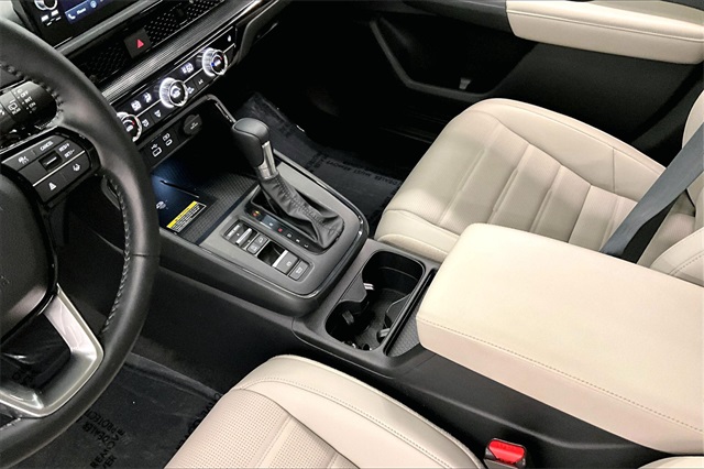 Vehicle image 13 of 42