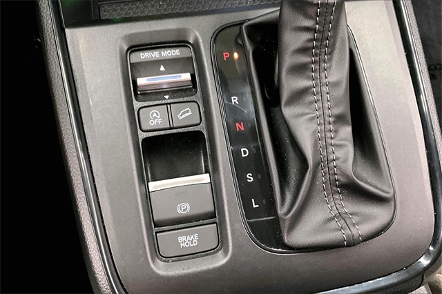 Vehicle image 31 of 42
