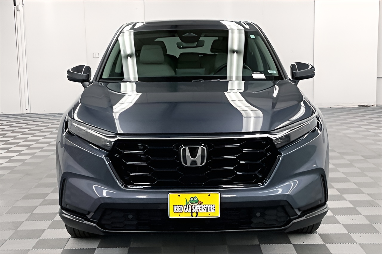 Vehicle image 38 of 42