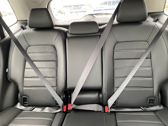 Vehicle image 23 of 27