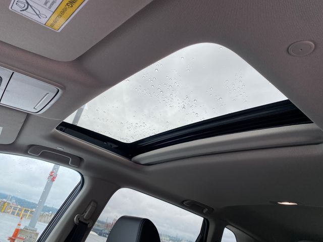 Vehicle image 17 of 27