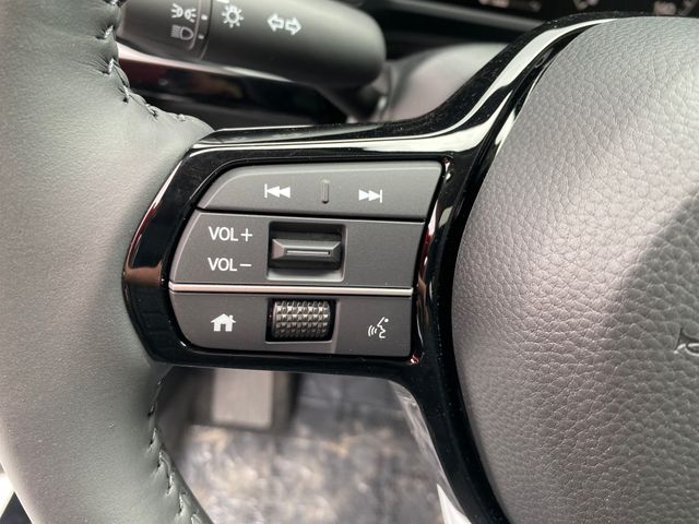 Vehicle image 25 of 27