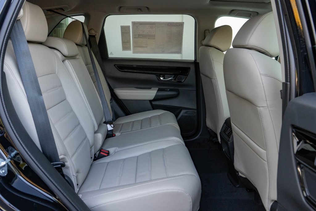 Vehicle image 13 of 31