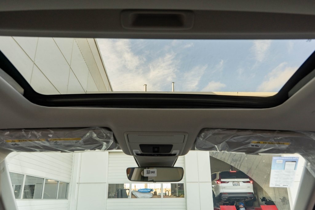 Vehicle image 23 of 31