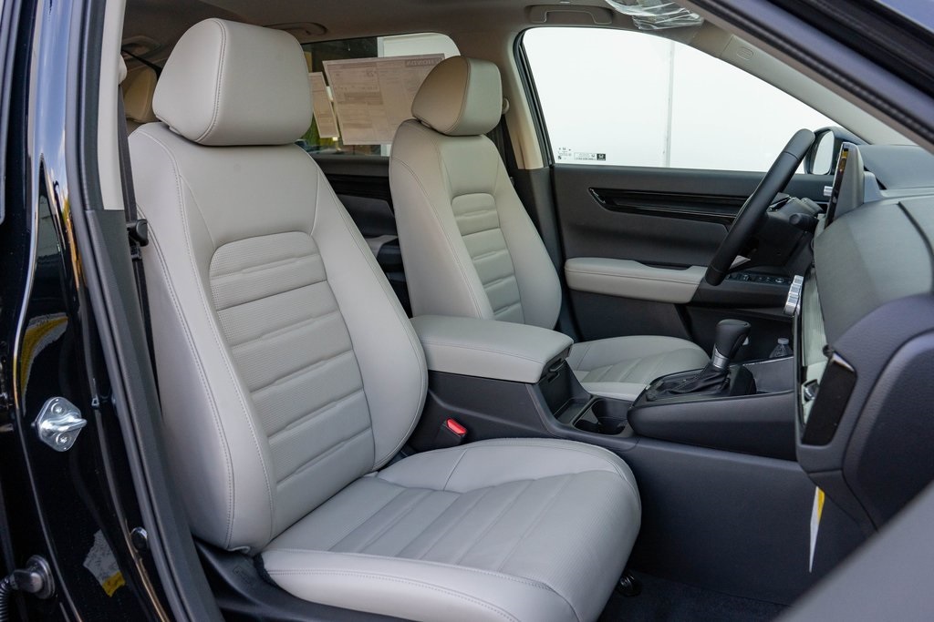 Vehicle image 16 of 31