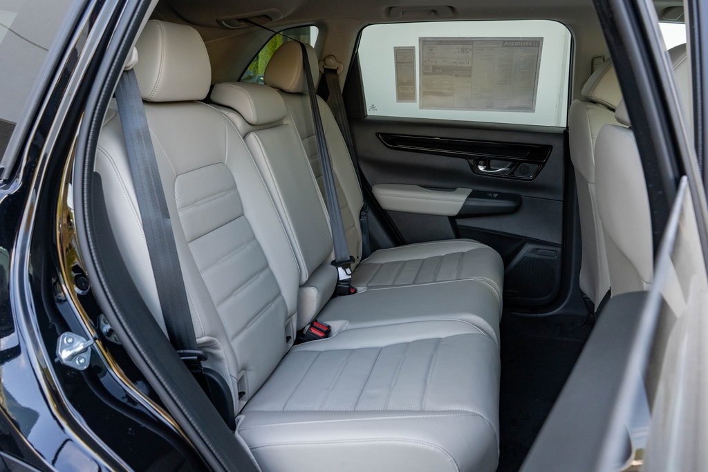 Vehicle image 14 of 31