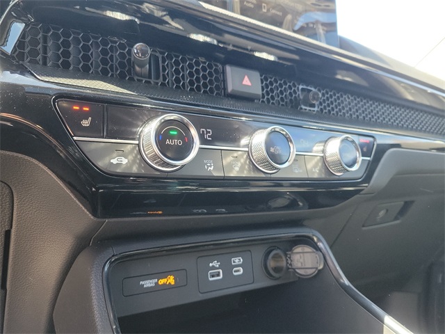 Vehicle image 12 of 17