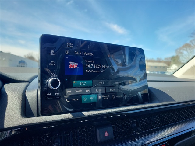 Vehicle image 13 of 17