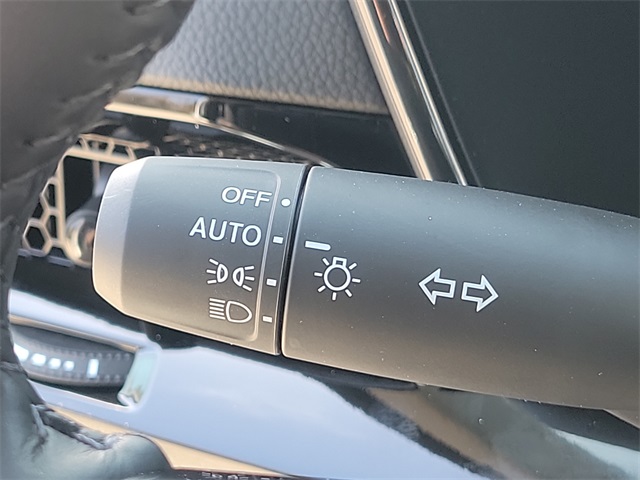 Vehicle image 16 of 17