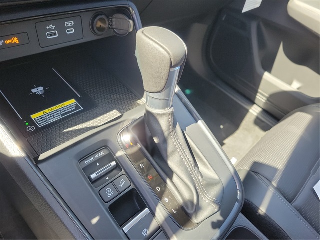 Vehicle image 11 of 17