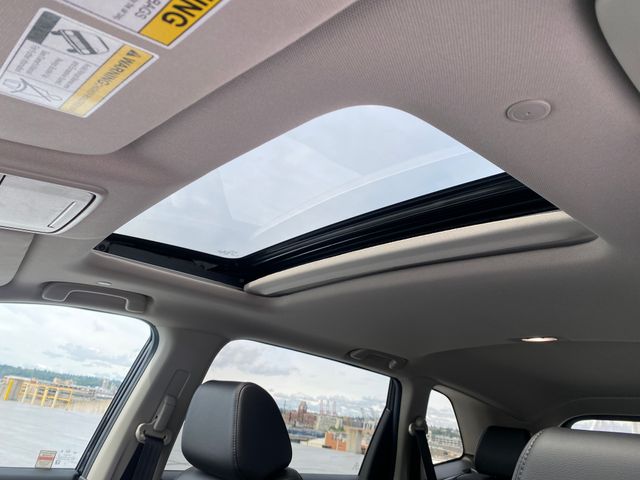 Vehicle image 17 of 27
