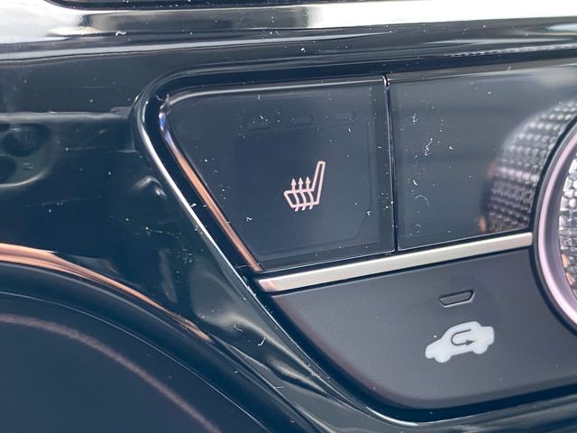 Vehicle image 21 of 27