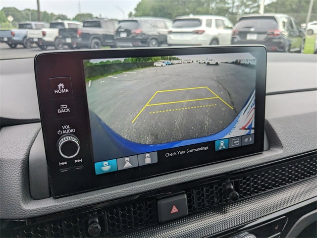 Vehicle image 16 of 25
