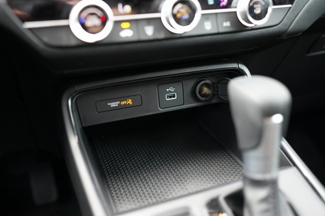 Vehicle image 27 of 30