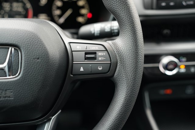 Vehicle image 23 of 30