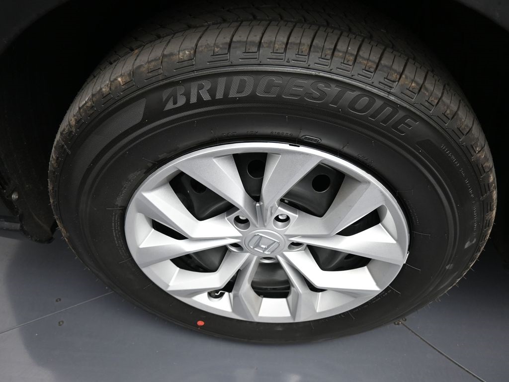 Vehicle image 36 of 46