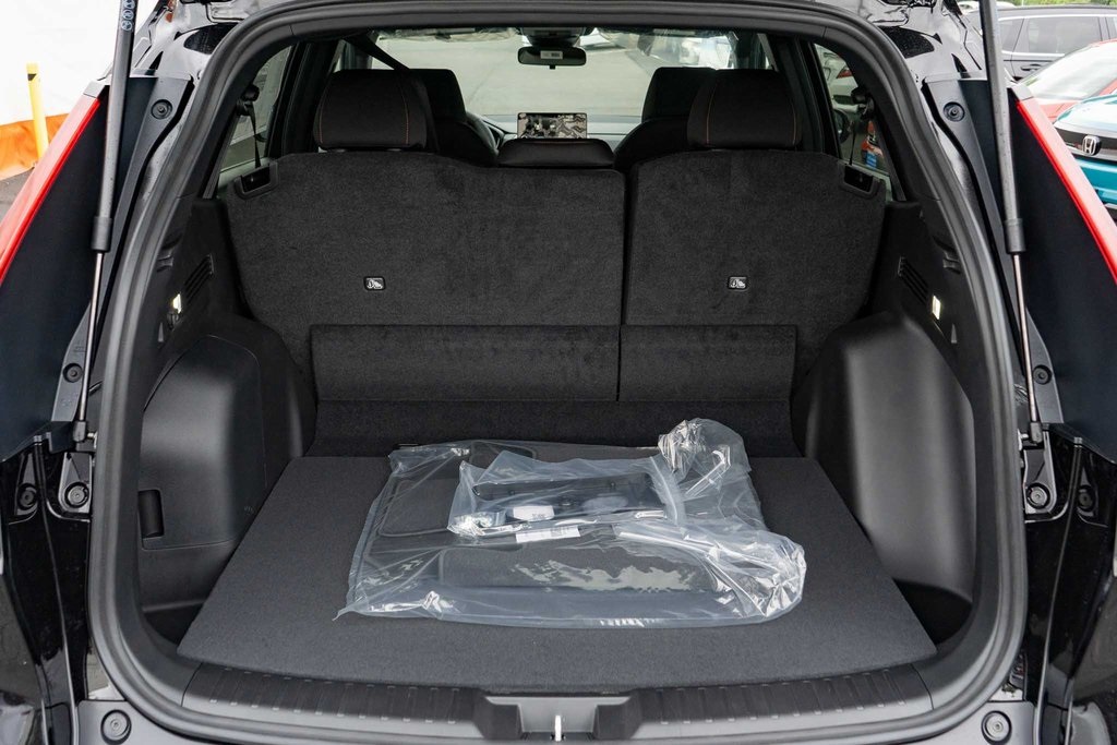 Vehicle image 12 of 30