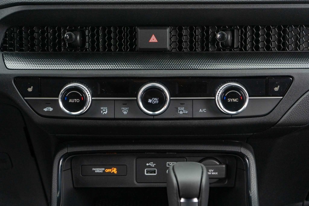 Vehicle image 20 of 30