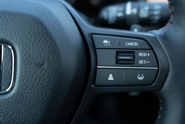 Vehicle image 24 of 37