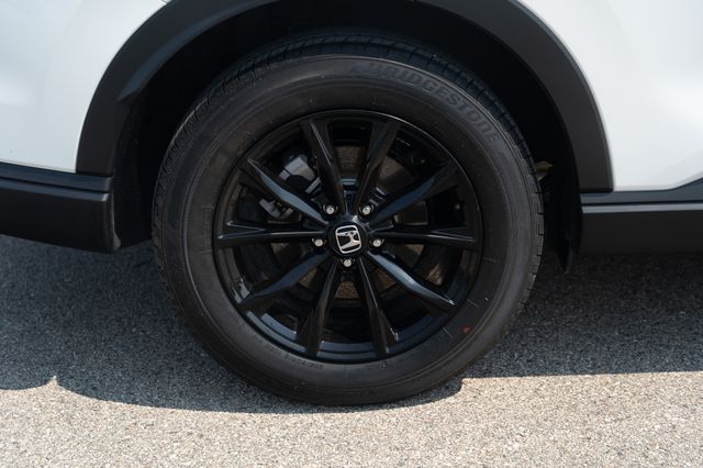 Vehicle image 10 of 37