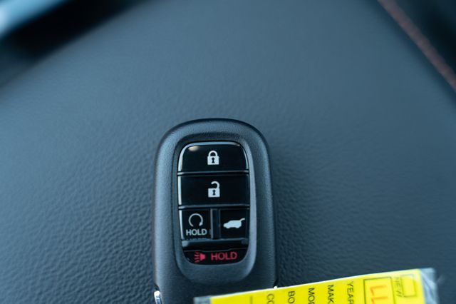 Vehicle image 30 of 37