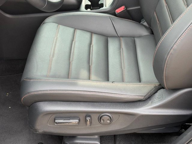 Vehicle image 18 of 22