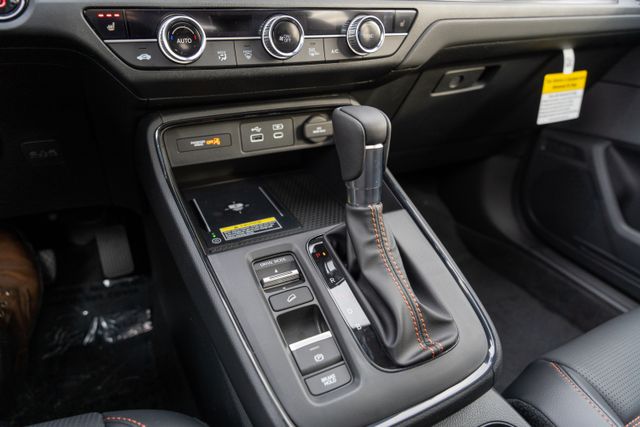 Vehicle image 32 of 40