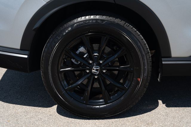Vehicle image 12 of 40