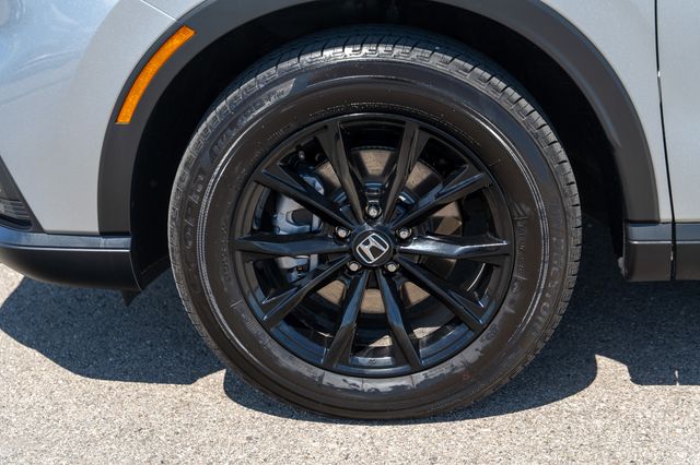 Vehicle image 10 of 40