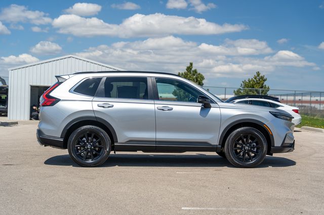 Vehicle image 4 of 40