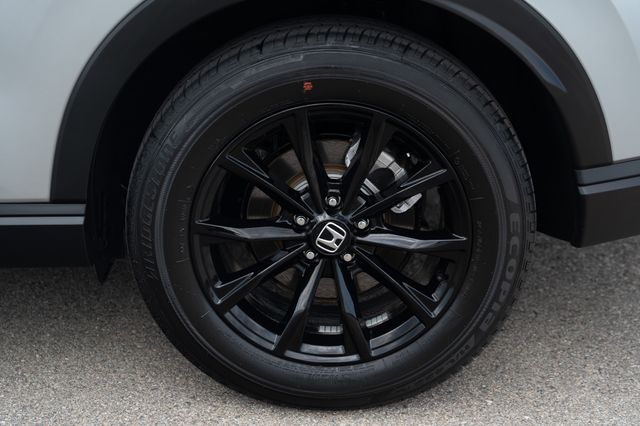 Vehicle image 9 of 40