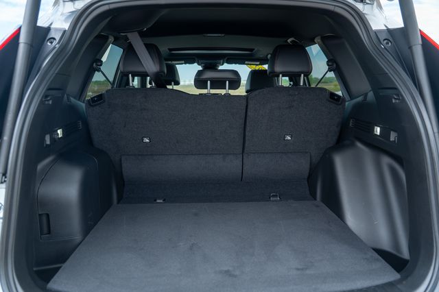 Vehicle image 18 of 40