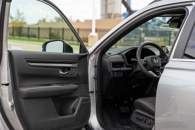 Vehicle image 22 of 40